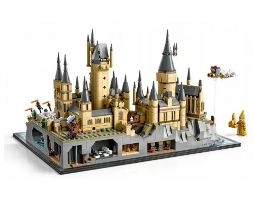 Конструктор Гарри Поттер (арт.88020) "Замок Хогвартс и его территория", 2660 детали