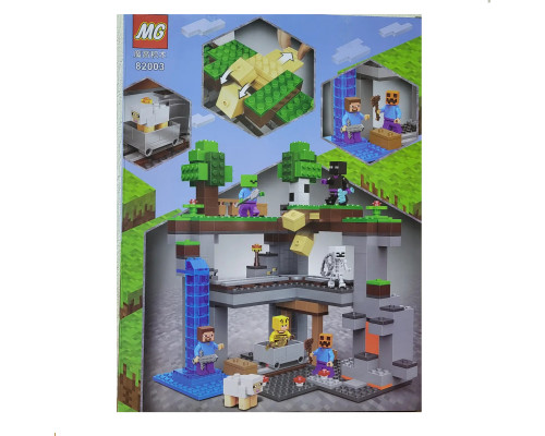 Конструктор Minecraft Первое приключение (арт.82003) 651 дет.